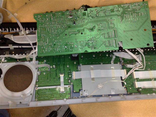 Yamaha PSR-2000 Disassembly and Repair Pictures; Floppy to USB