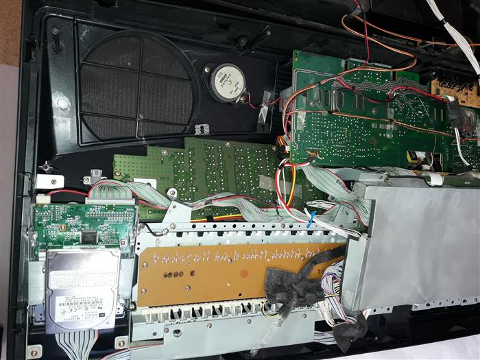 Yamaha PSR-7000 Disassembly and Repair Pictures