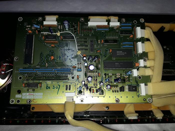 Yamaha PSR-230 Disassembly and Repair Pictures