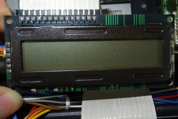 Oprava podsvitu LCD displeje syntezátoru Roland Alpha Juno 1